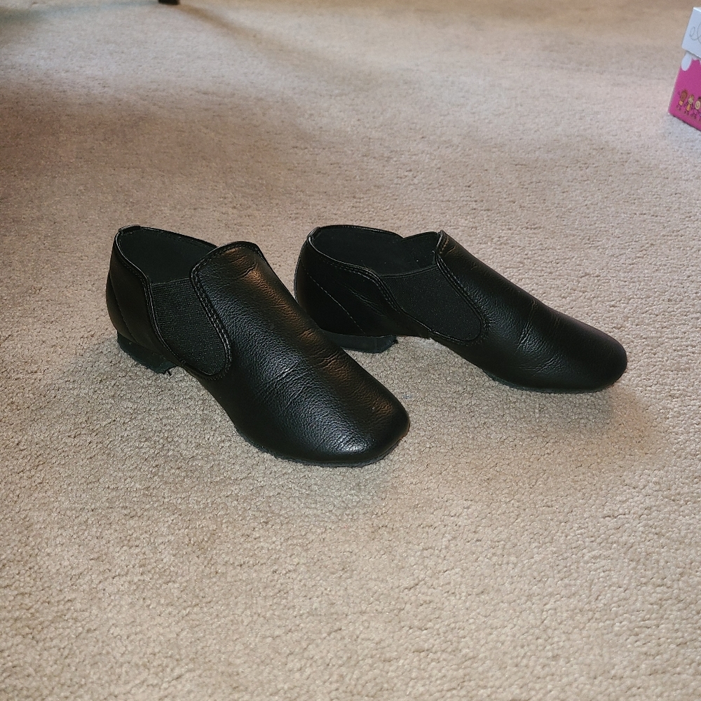 Girls jazz/dance shoes